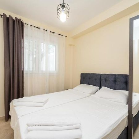 Thea Apartments Nea Iraklitsa Exteriör bild
